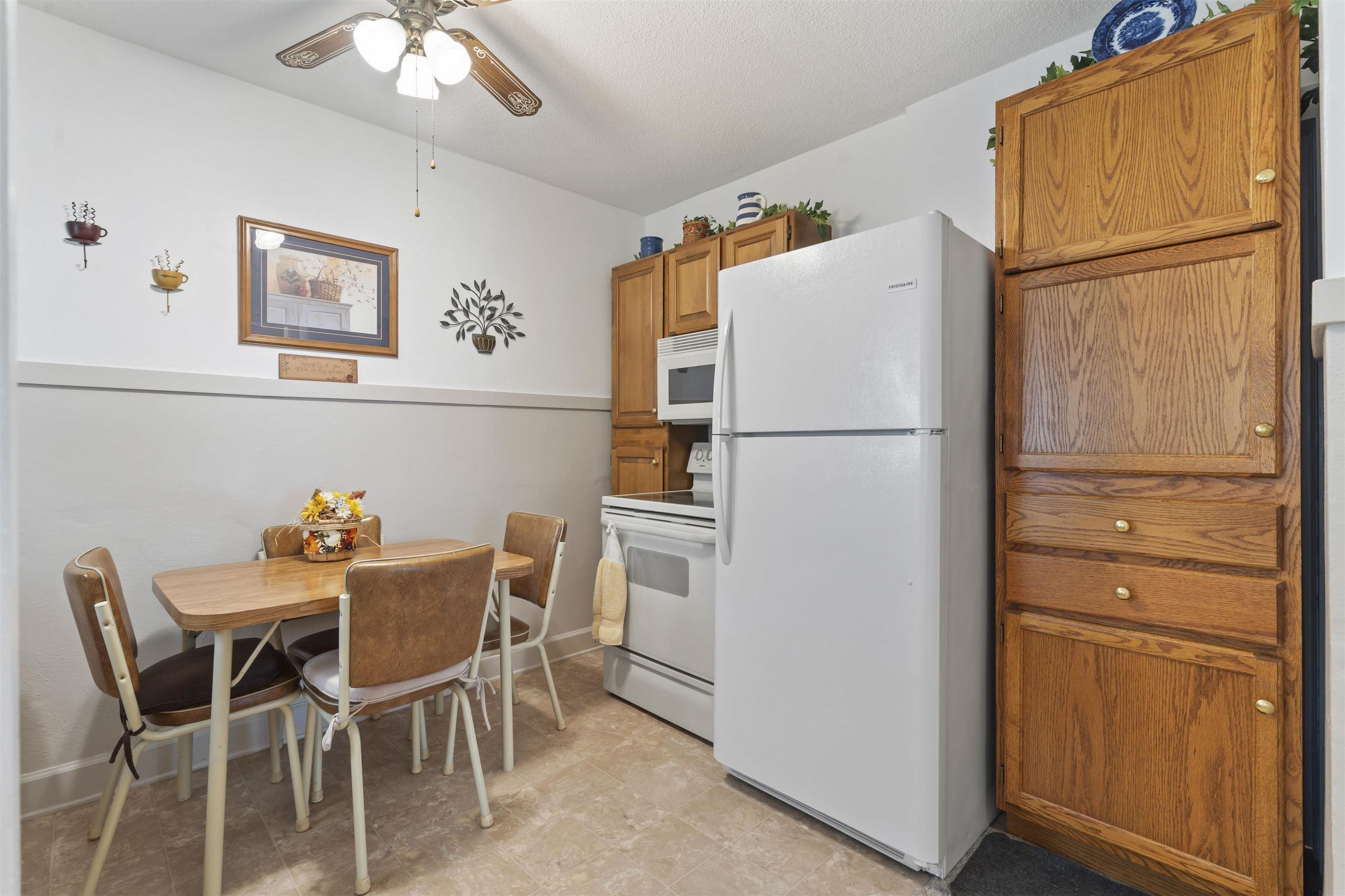 Central Ave, Evansdale, IA 50707