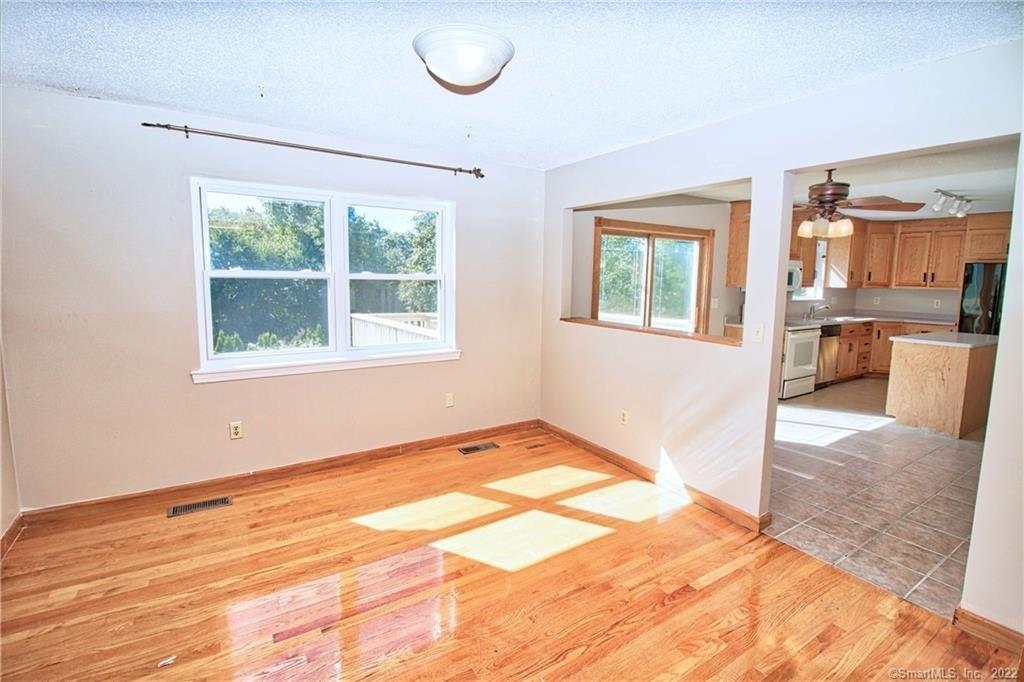 Jason Ct, Naugatuck, CT 06770