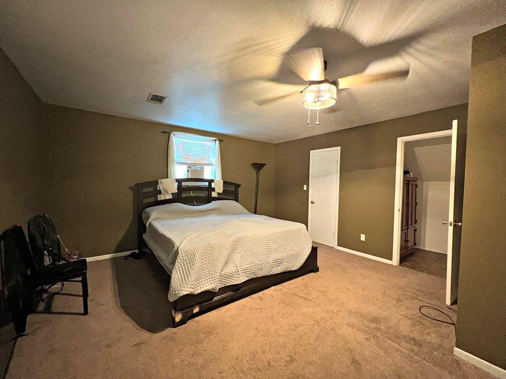 S 3rd St, Nederland, TX 77627