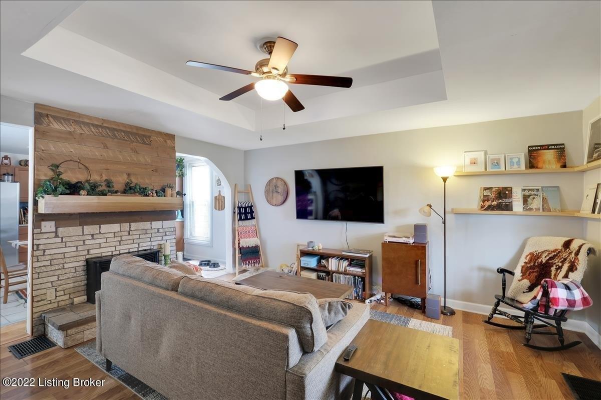 S 6th St, Louisville, KY 40208