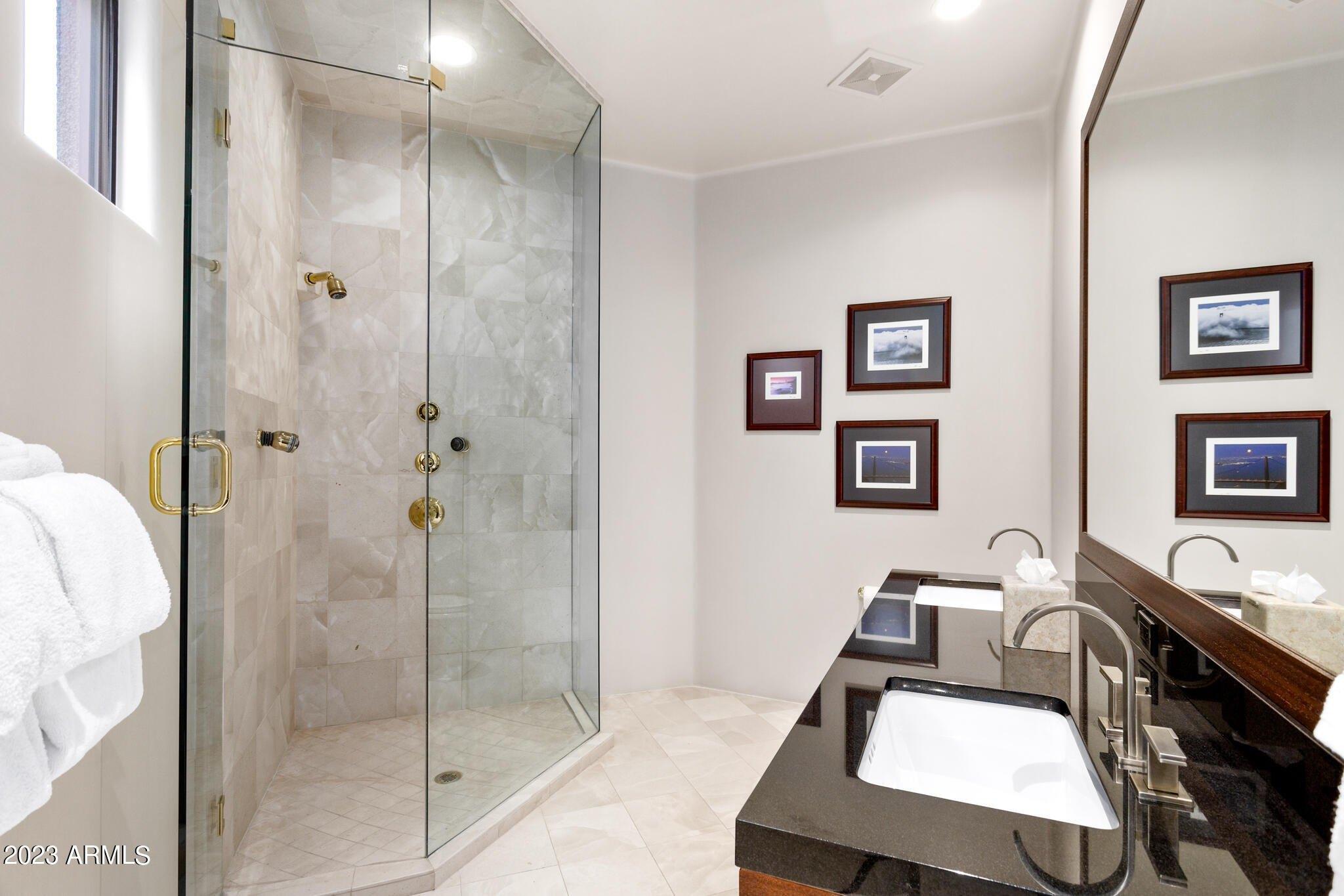 E Mockingbird Ln, Paradise Valley, AZ 85253