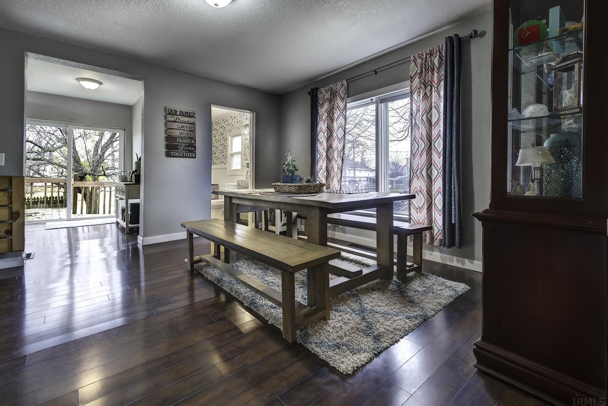 E Cherry St, Bluffton, IN 46714
