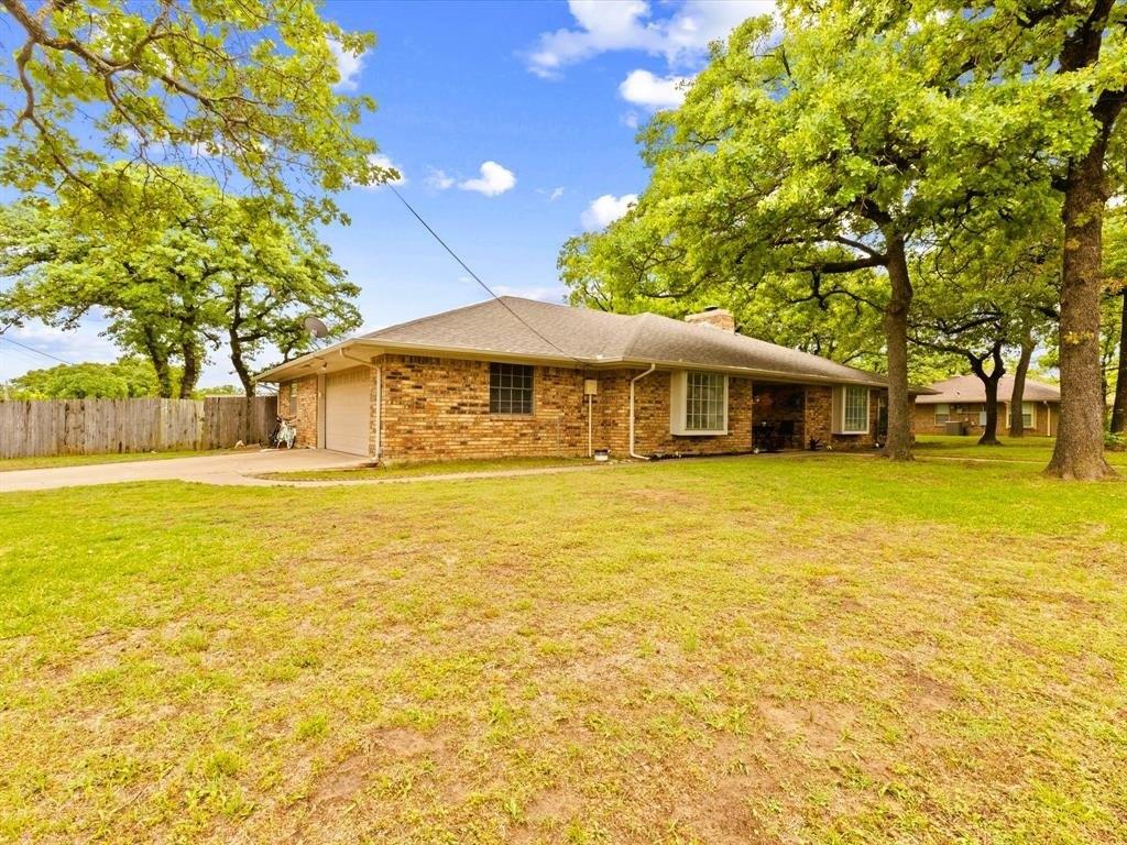 N Highland Dr, Granbury, TX 76049