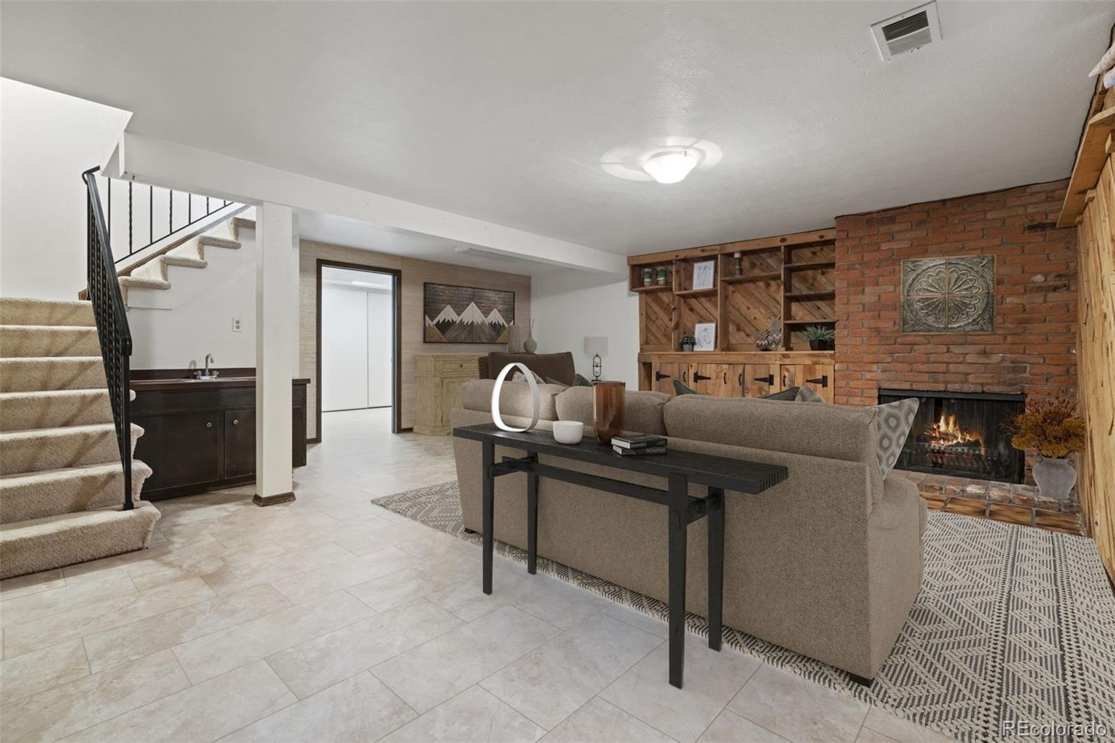 Robb St, Lakewood, CO 80215