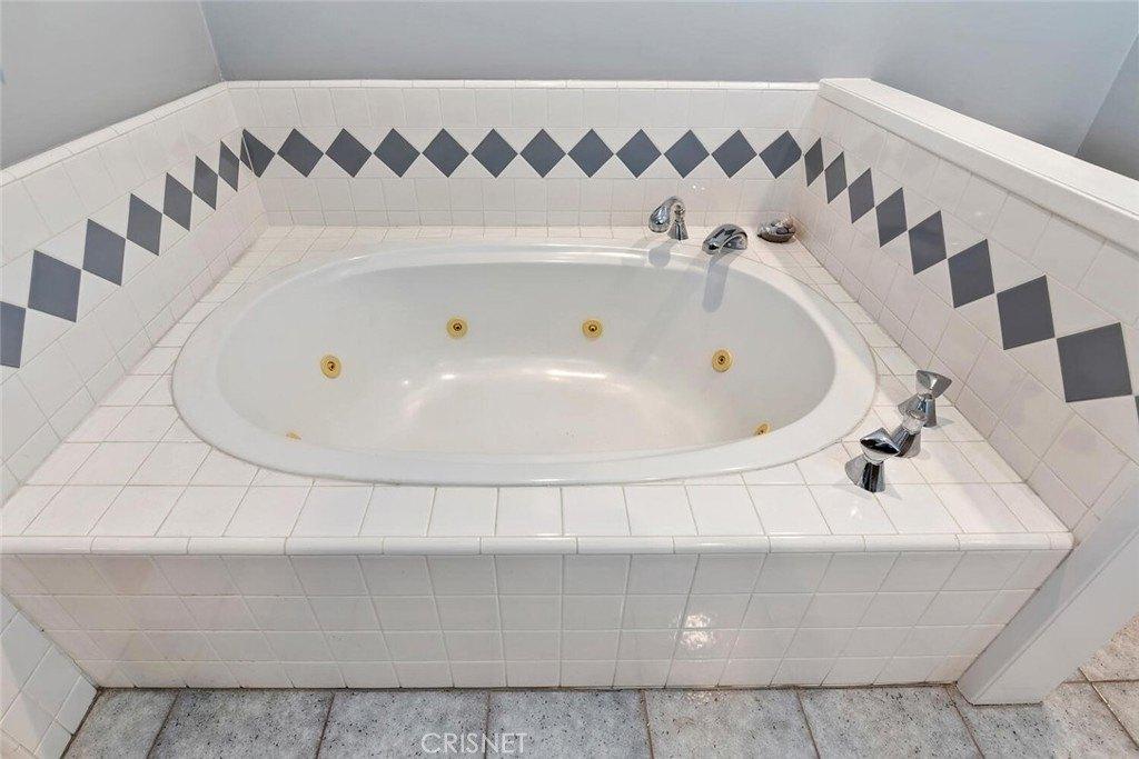 Mountcastle Dr, Studio City, CA 91604