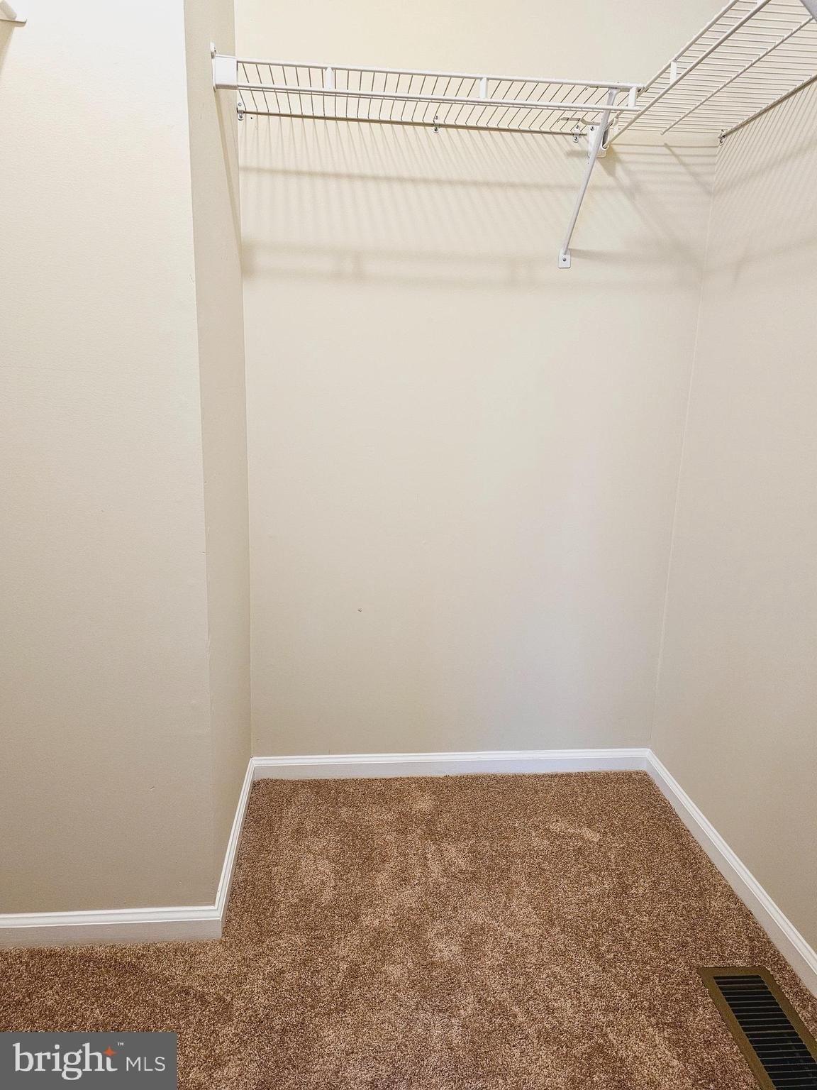 Thoreau Ln, Williamstown, NJ 08094