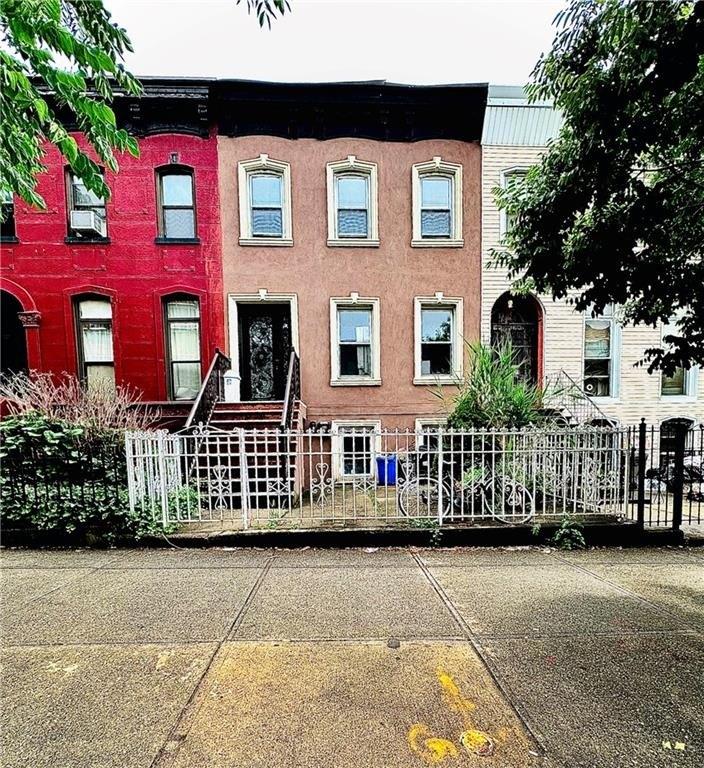 9th St, Brooklyn, NY 11215