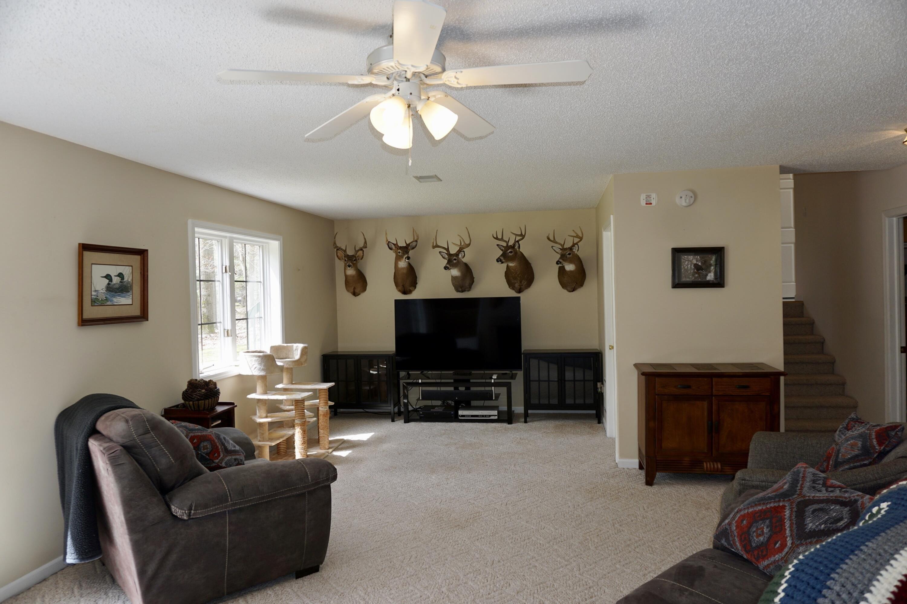 Scenic Dr, Muskegon, MI 49445