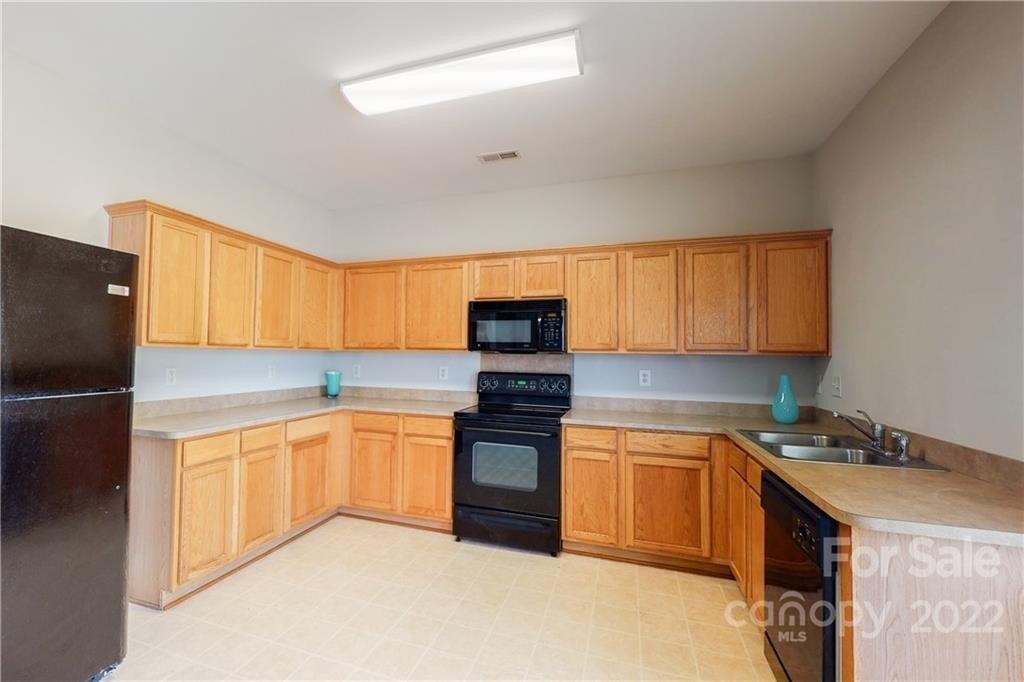 Slalom Hill Rd, Charlotte, NC 28278