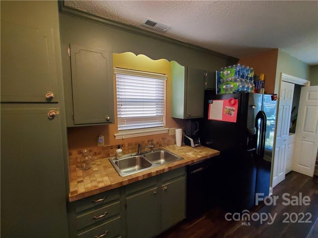 Kingfisher Dr, Charlotte, NC 28226