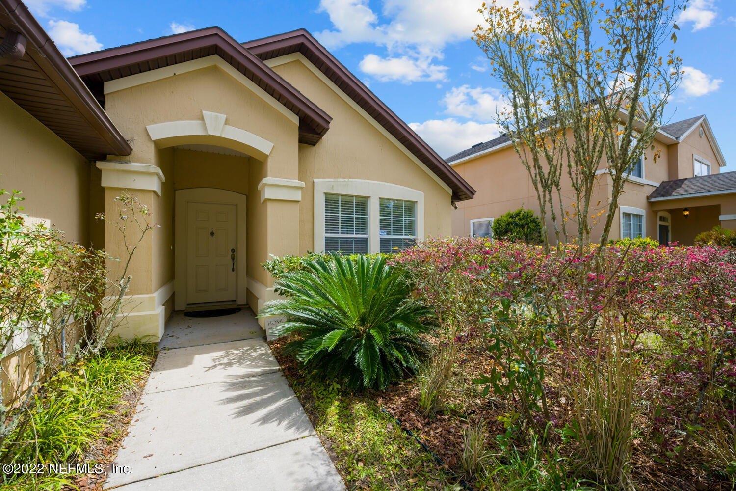 Victoria Lakes Dr W, Jacksonville, FL 32226