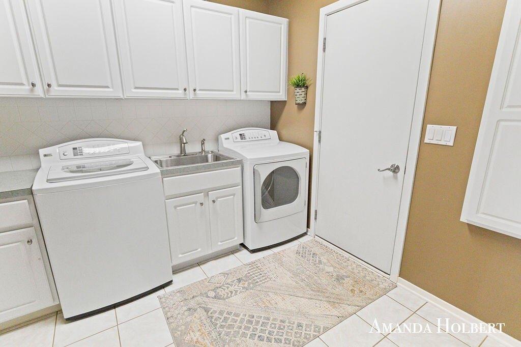 Miramonte Dr Ne, Rockford, MI 49341