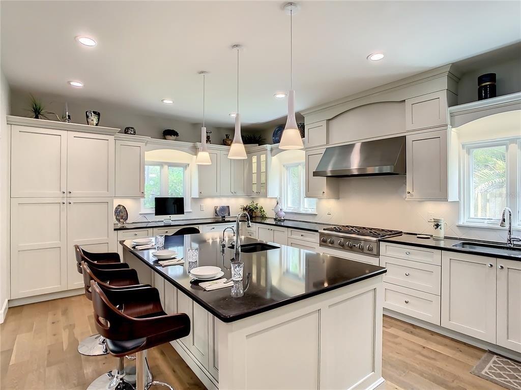 Jungle Ave N, Saint Petersburg, FL 33710
