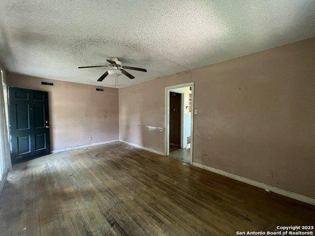 Golden Crown Dr, San Antonio, TX 78223