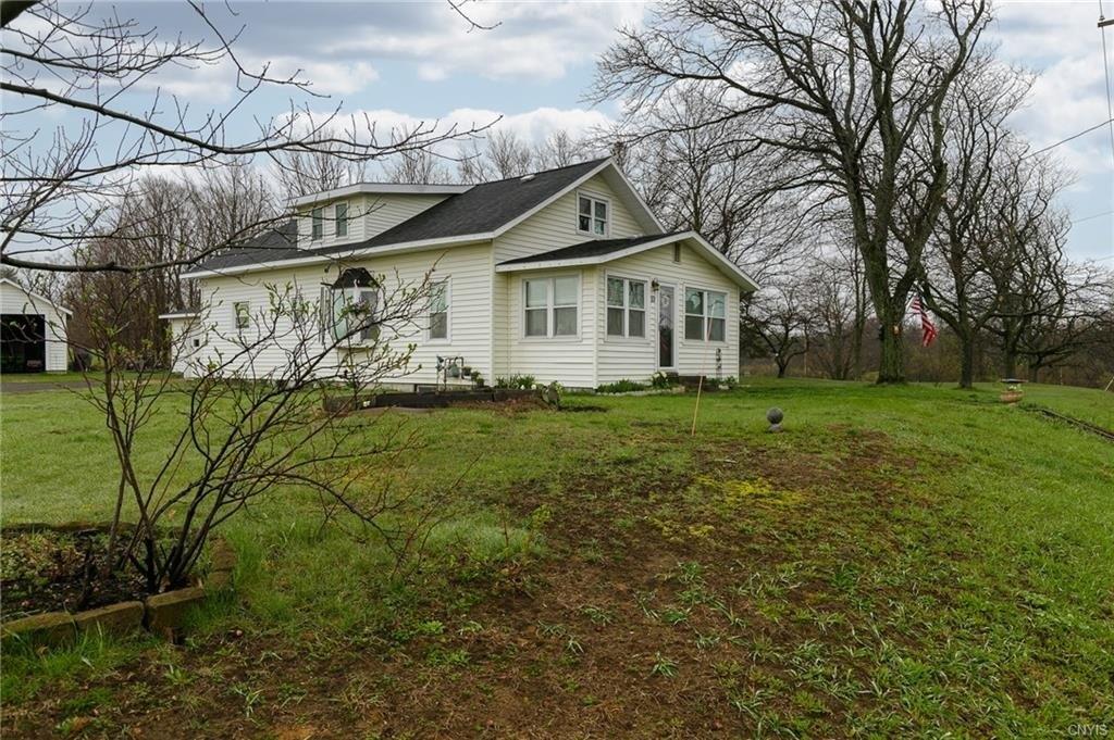 Salisbury St, Lacona, NY 13083