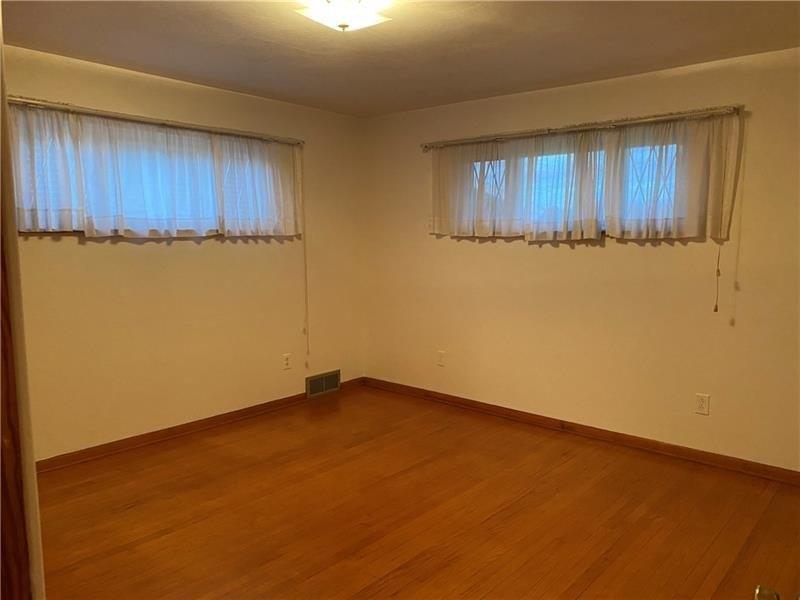 Brady St, New Kensington, PA 15068