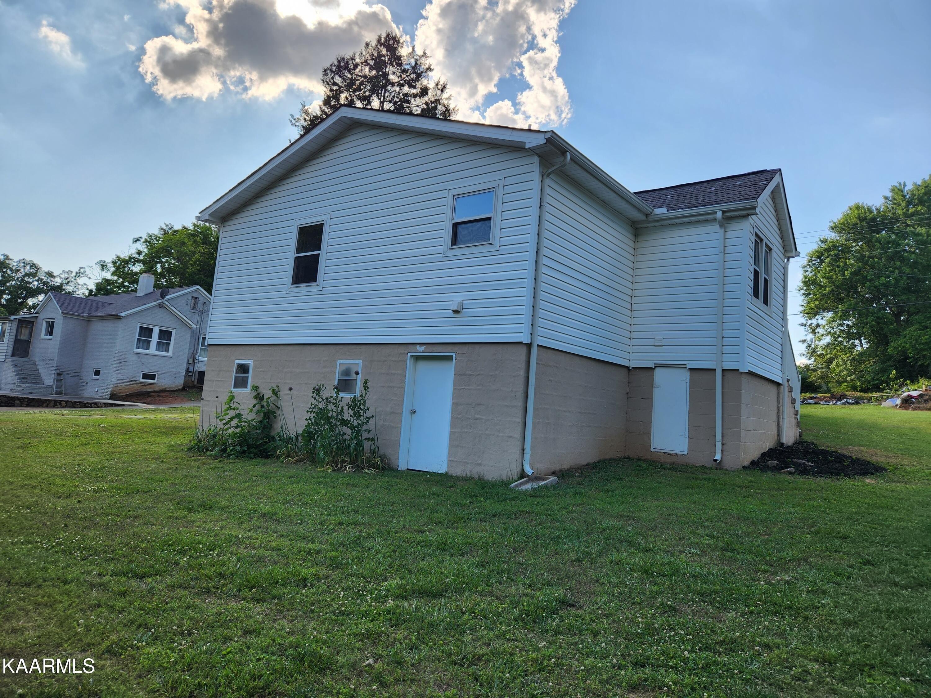 Everett Ave, Maryville, TN 37804