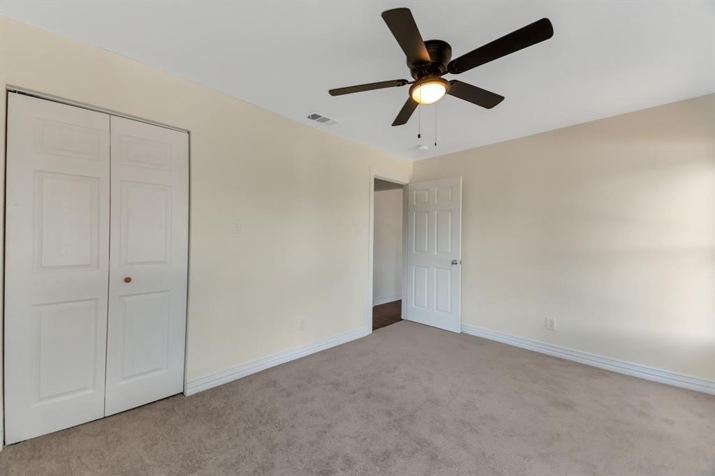 Wainwright Dr, Fort Worth, TX 76112