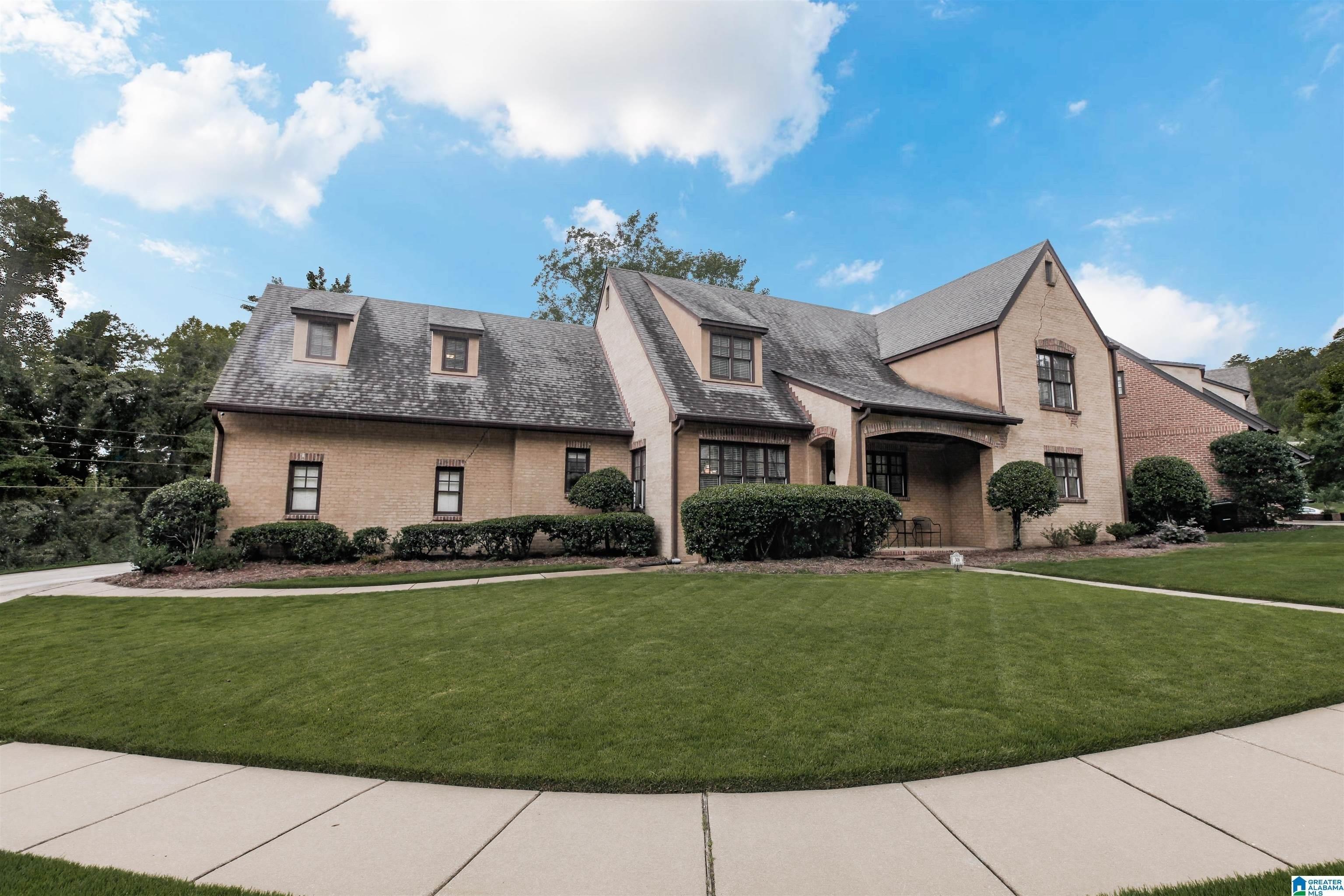 Stone Brook Cir, Hoover, AL 35226