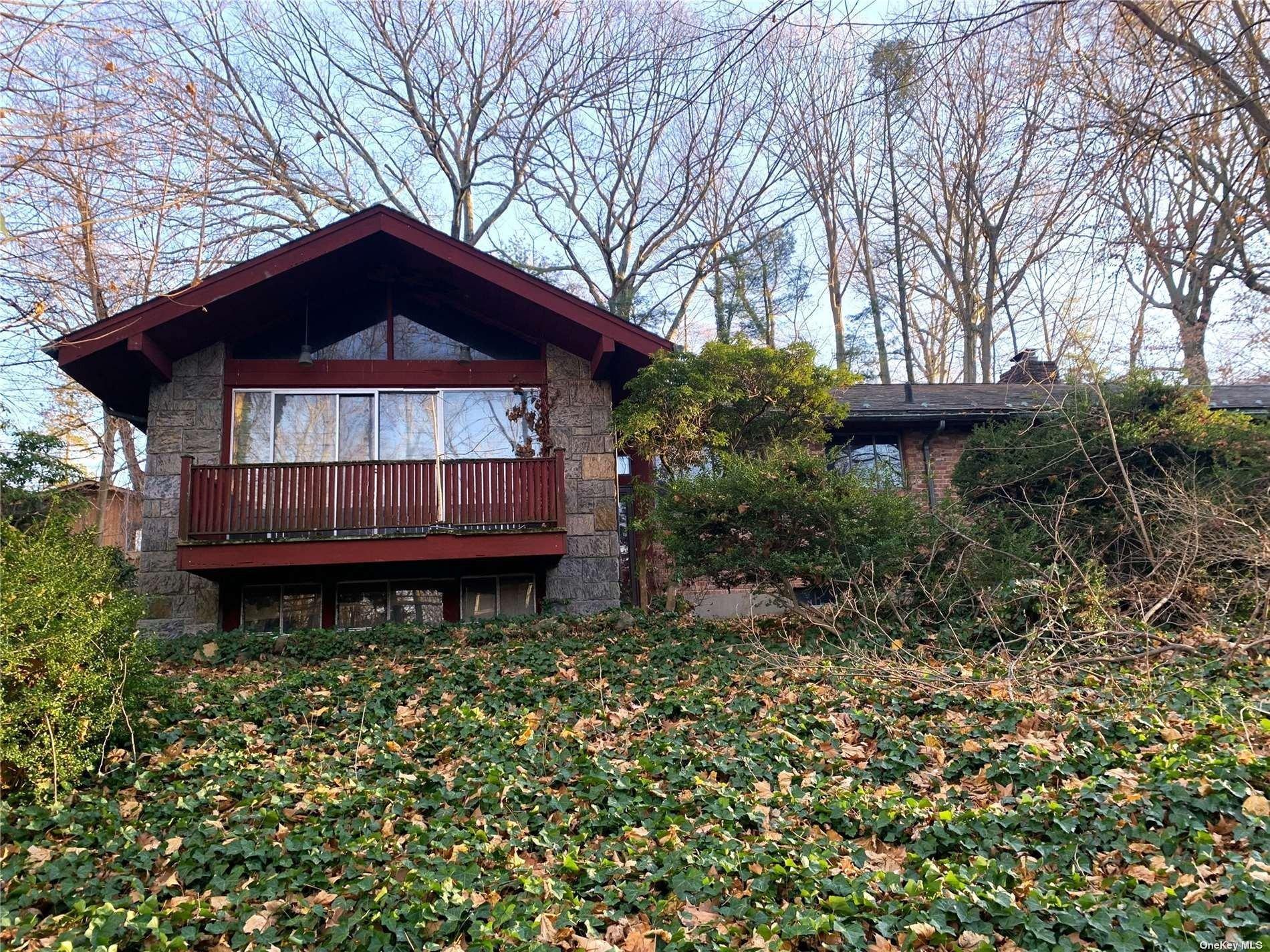 The Oaks, Roslyn, NY 11576