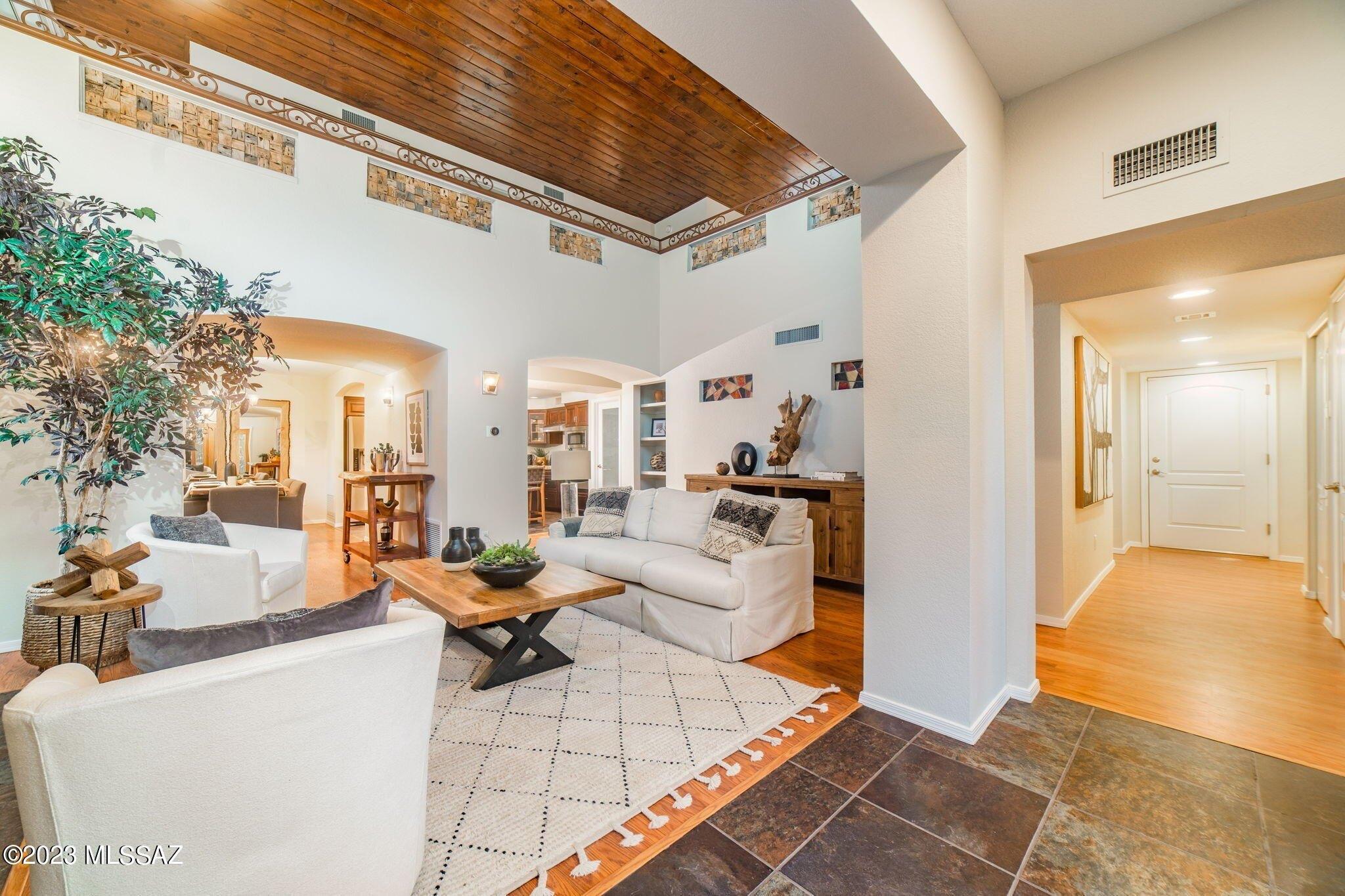 N Swan Rd, Tucson, AZ 85718