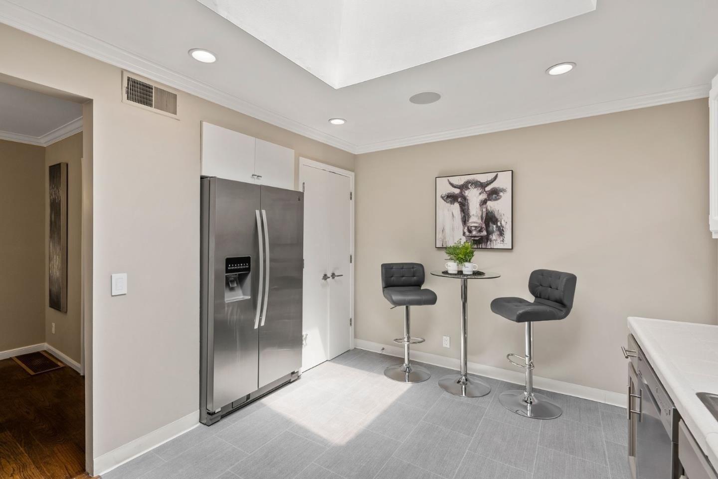 8th Ave, Menlo Park, CA 94025