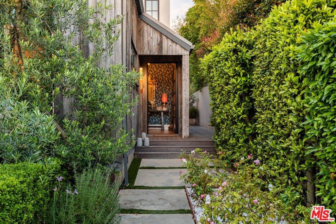 Palms Blvd, Venice, CA 90291