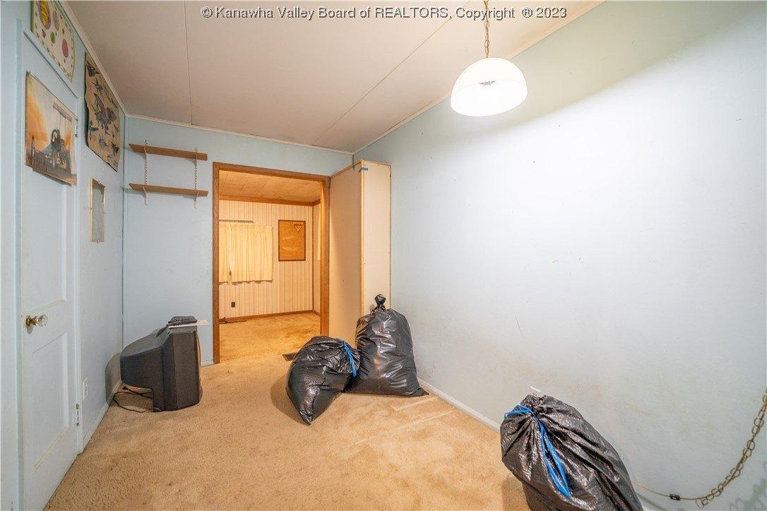 Montrose Dr, South Charleston, WV 25303