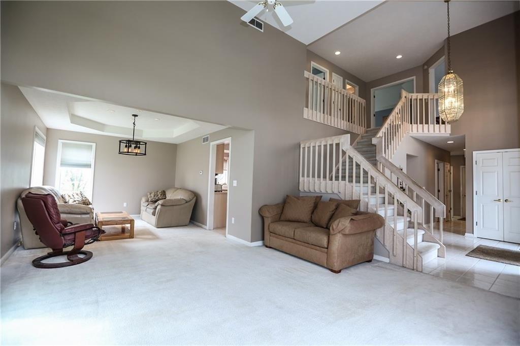 Parham Dr, Penfield, NY 14526