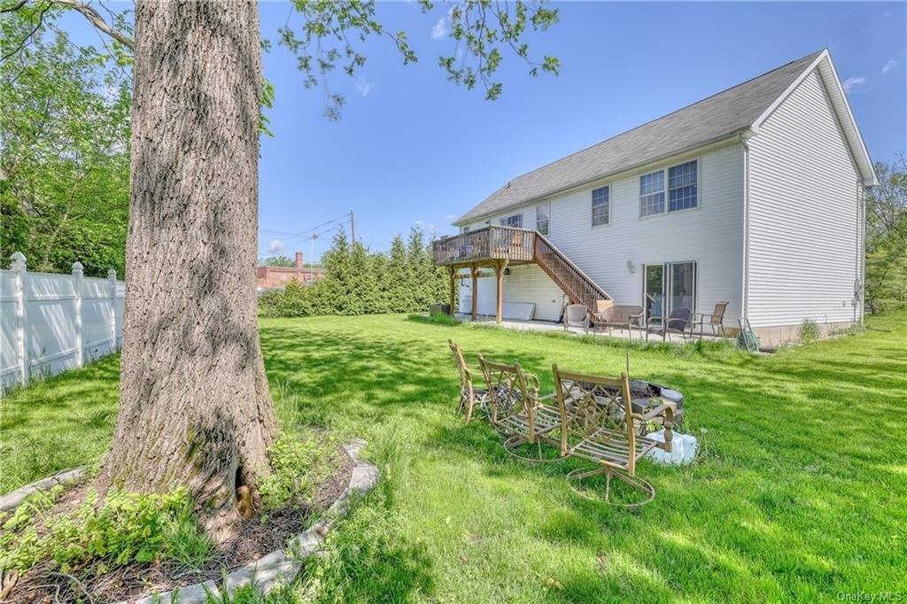 Kelly Ave, Pine Bush, NY 12566