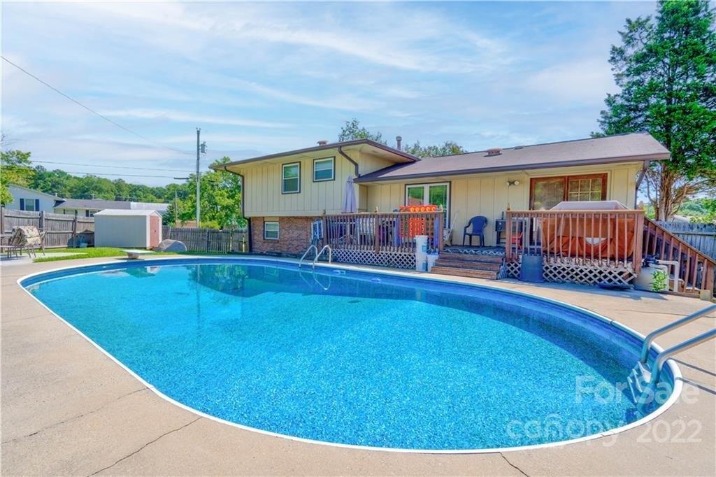 Wilson Blvd, Dallas, NC 28034
