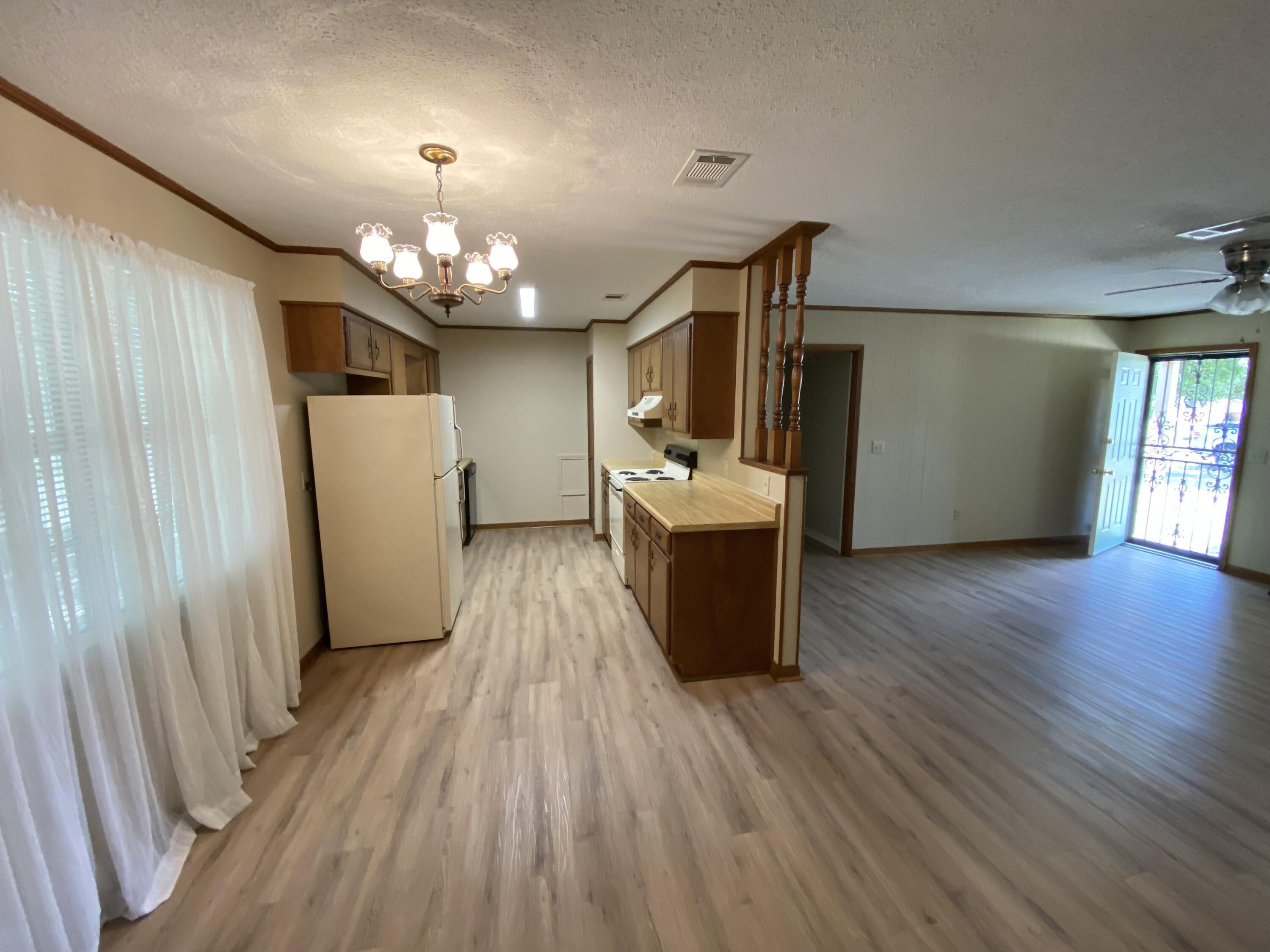 Cedarcrest Dr, Columbus, MS 39702