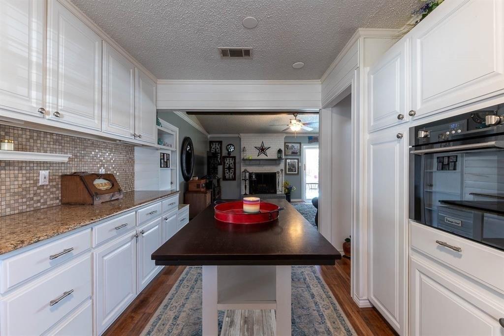 Glenhaven Dr, Azle, TX 76020