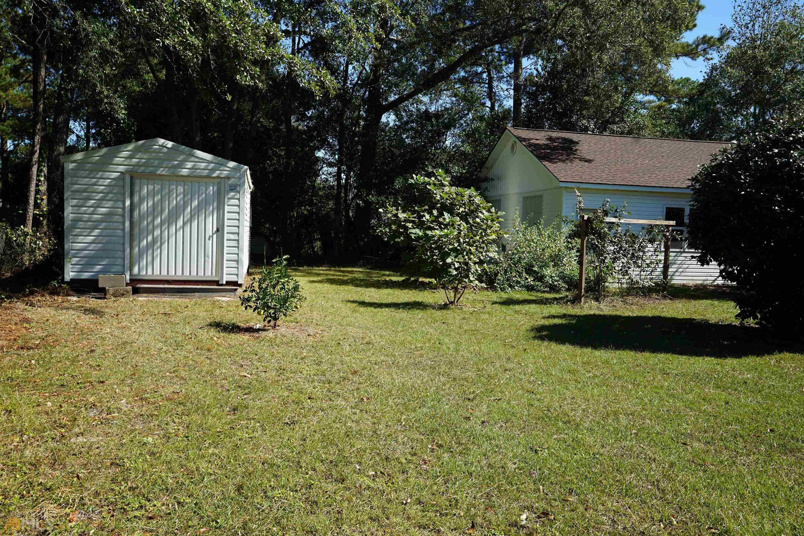 W Smith St, Claxton, GA 30417