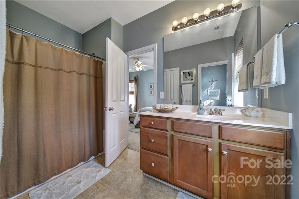 E Decatur Ave, Mooresville, NC 28117