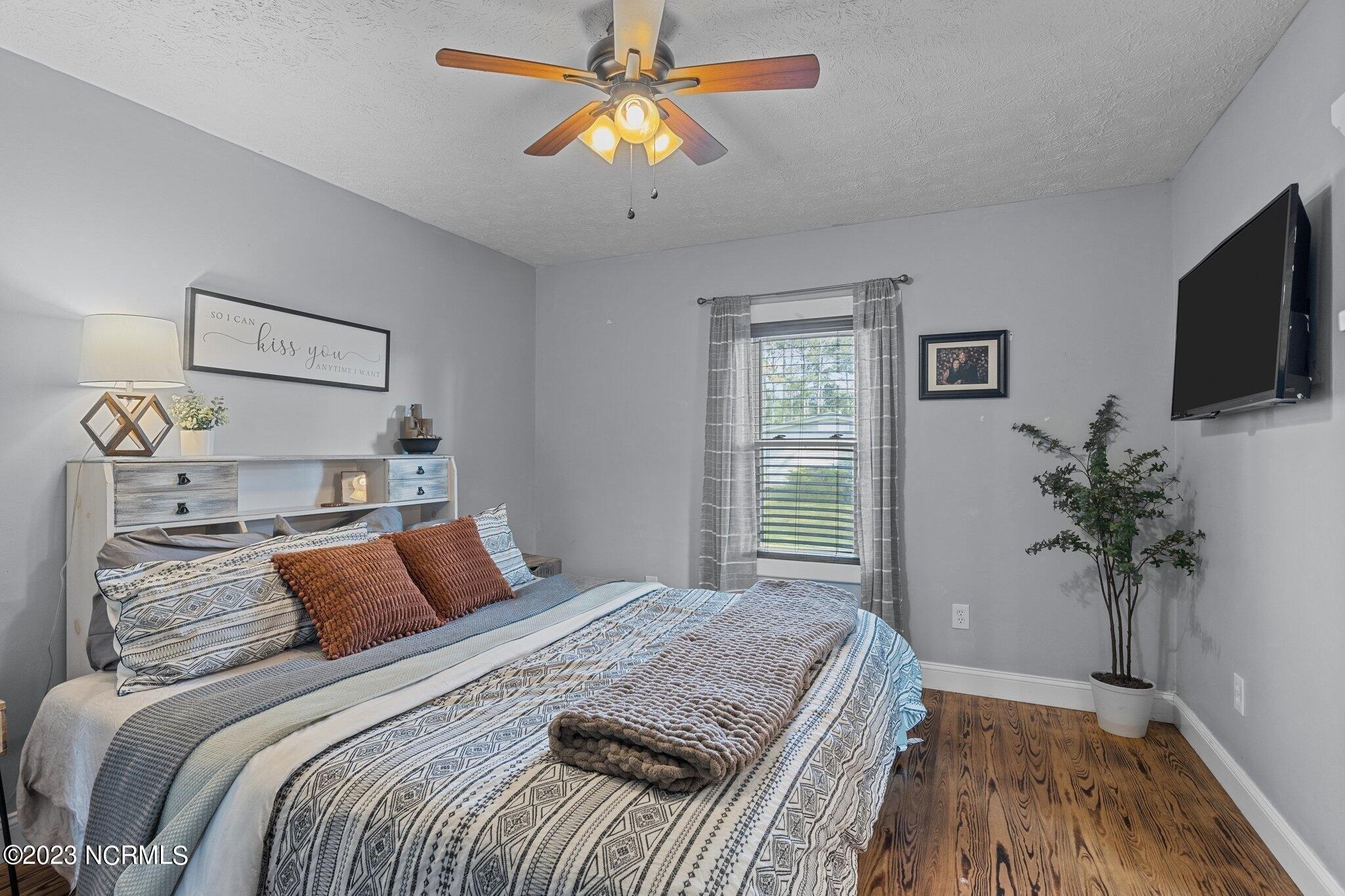 E Chatham St, Newport, NC 28570
