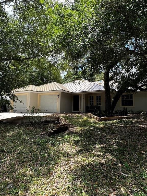 7th Ln, Vero Beach, FL 32968