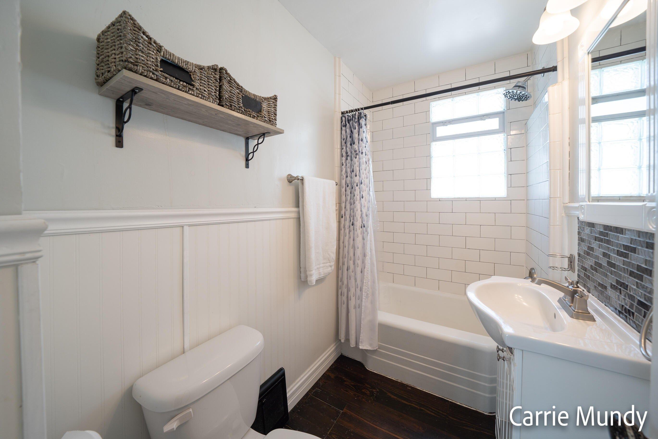 W 24th St, Holland, MI 49423