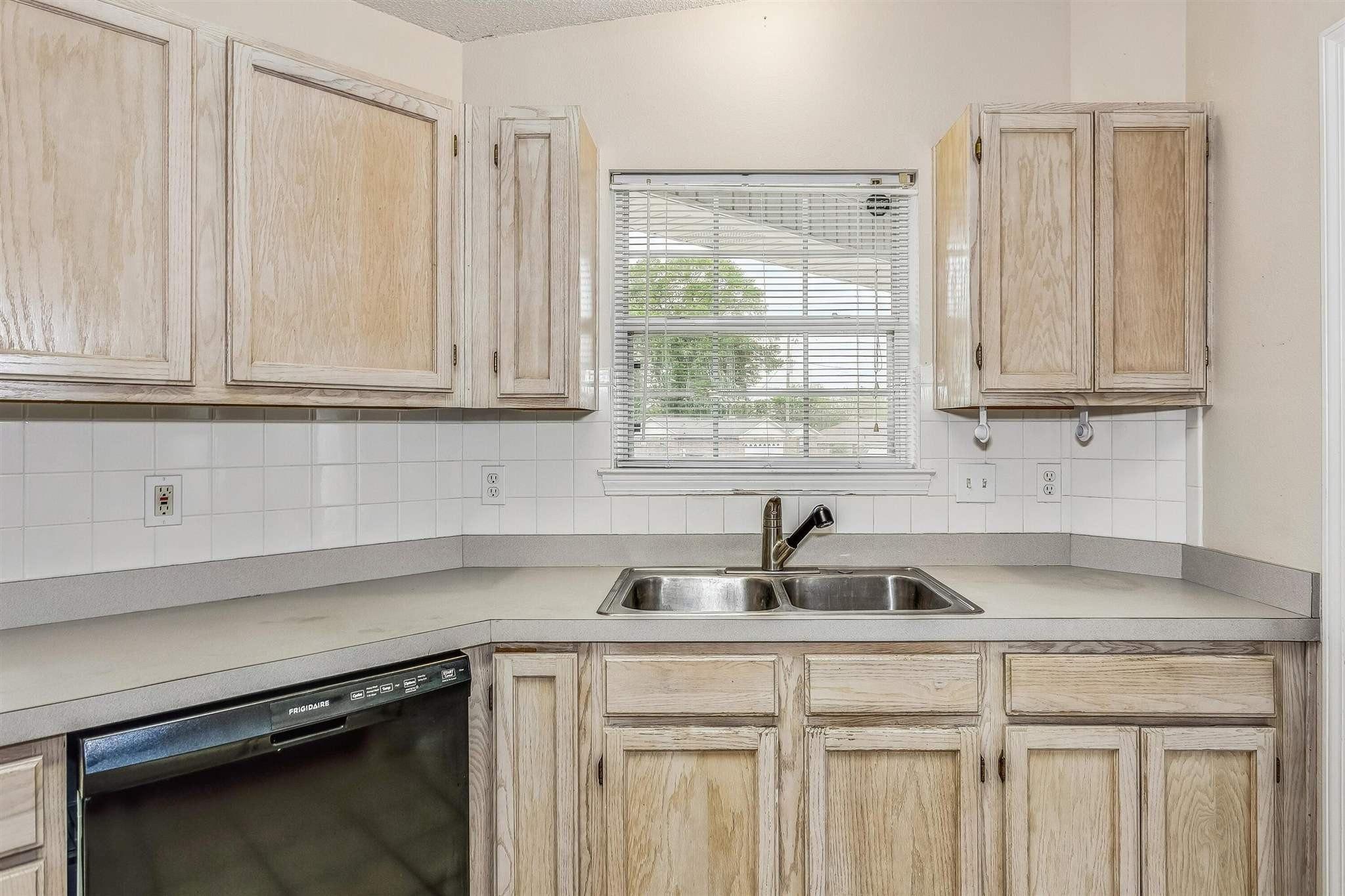 Twisted Oak Dr, Cantonment, FL 32533