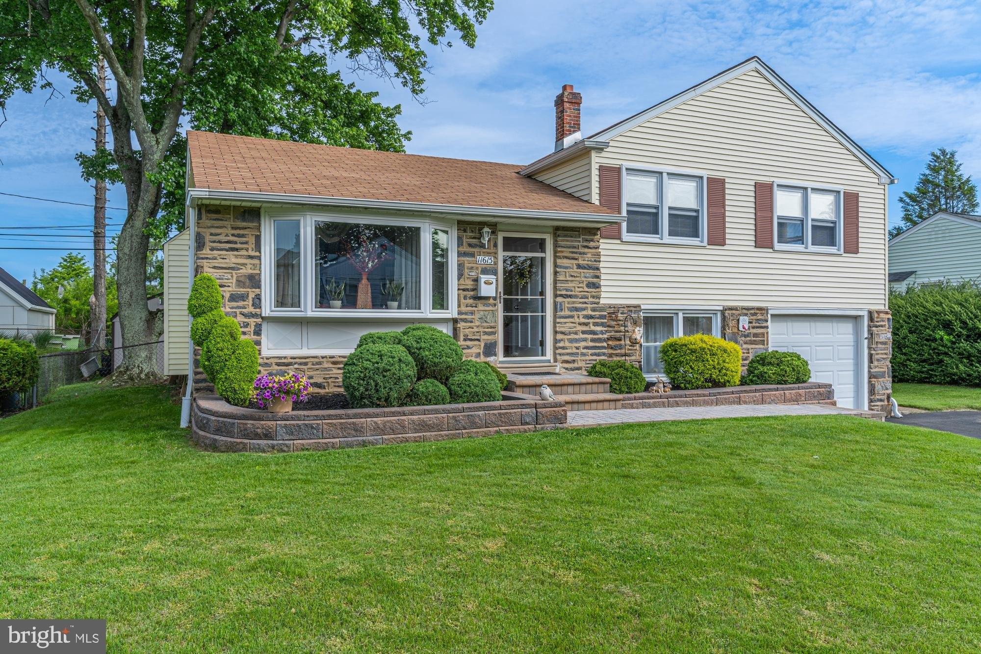 Depue Ave, Philadelphia, PA 19116