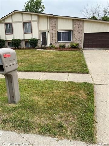Hillcrest Dr, Wayne, MI 48184