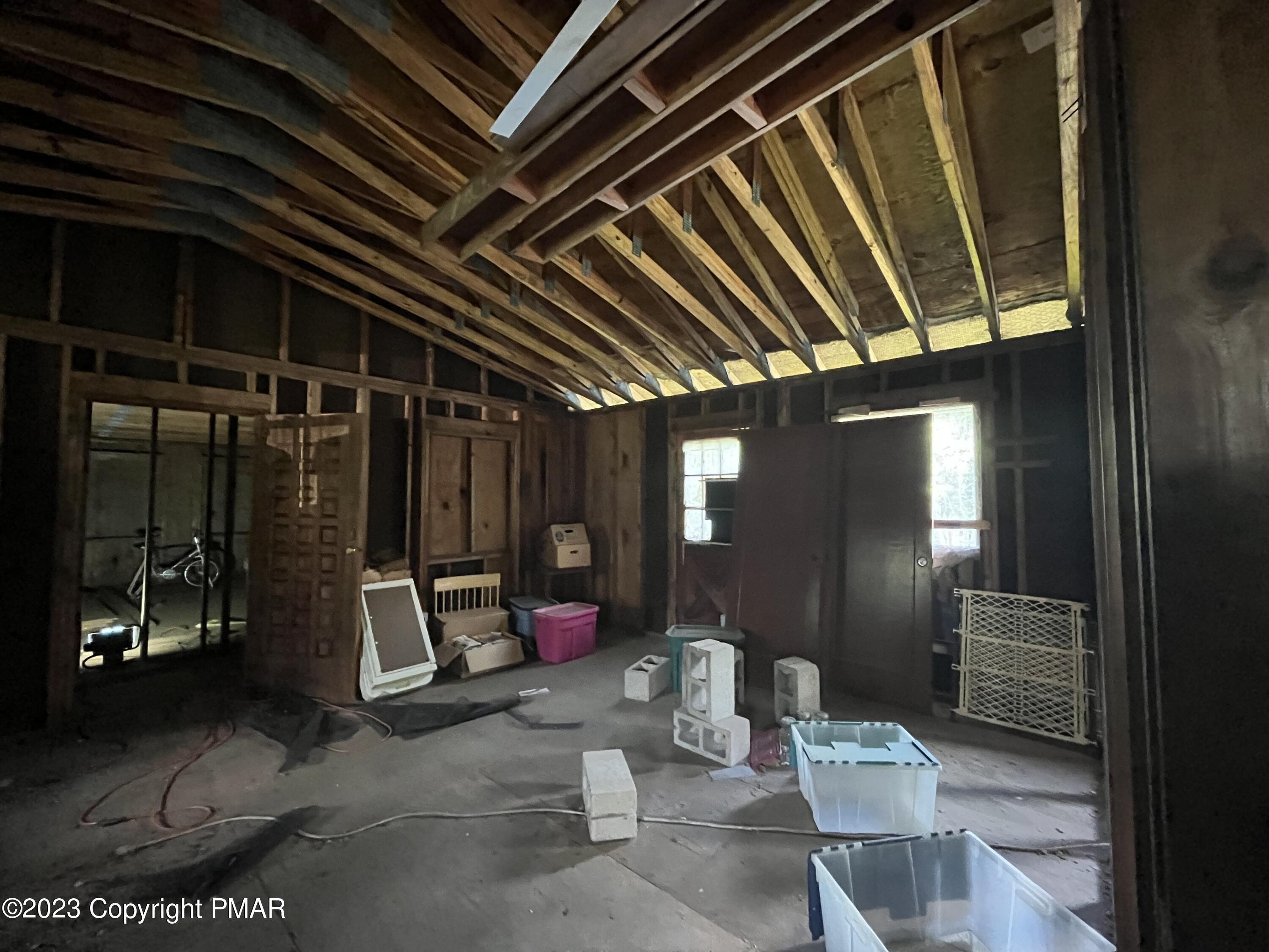 Pocahontas Ln, Albrightsville, PA 18210