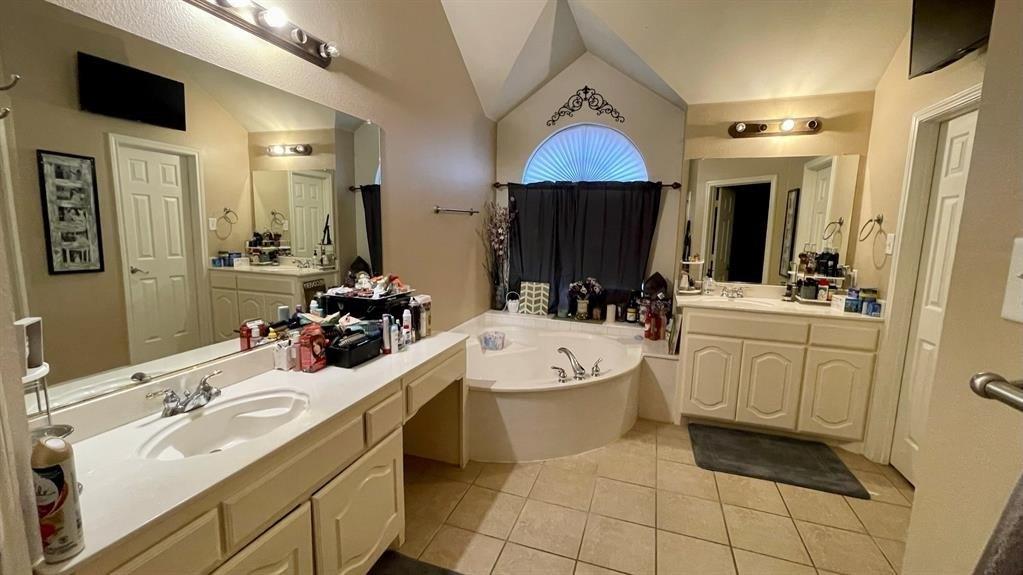 Galley Cir, Fort Worth, TX 76135