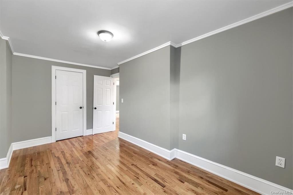 Oak St, Walden, NY 12586