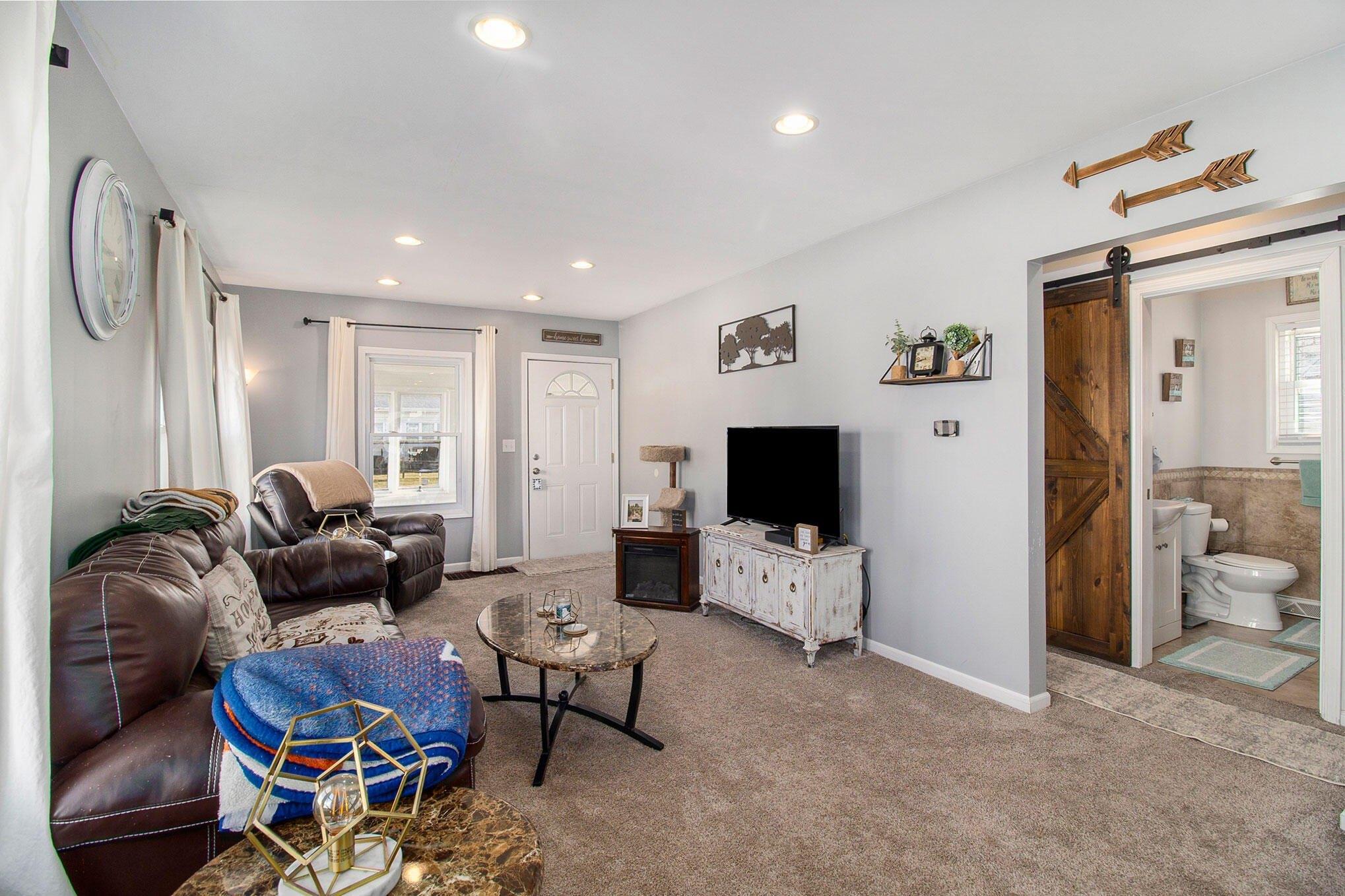 Andrew Ave, Jackson, MI 49202