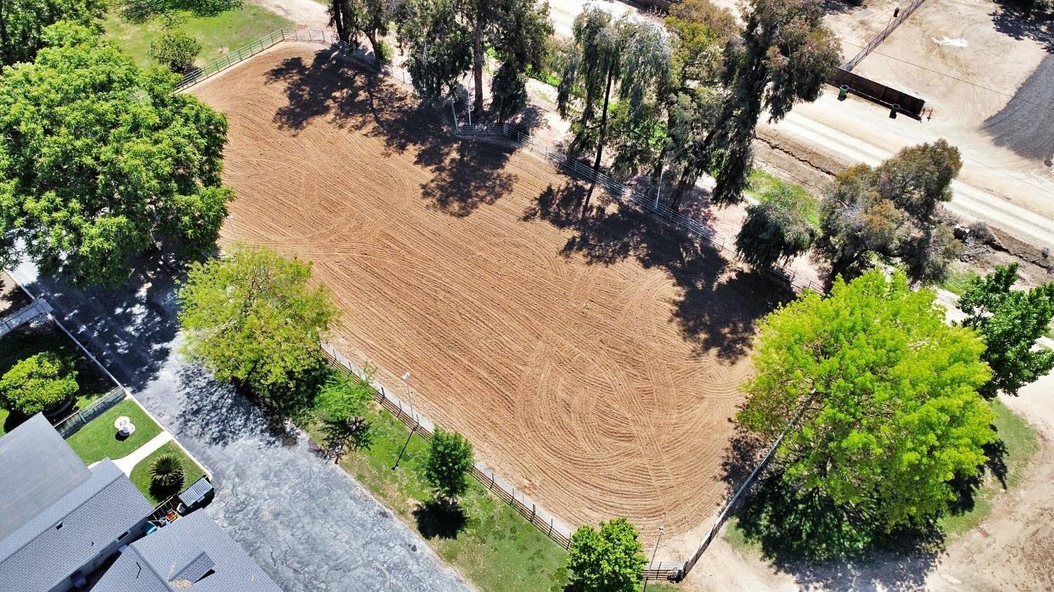 N Mccall Ave, Sanger, CA 93657