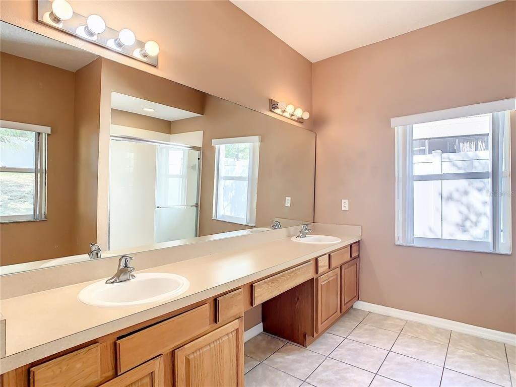 Longville Cir, Tavares, FL 32778