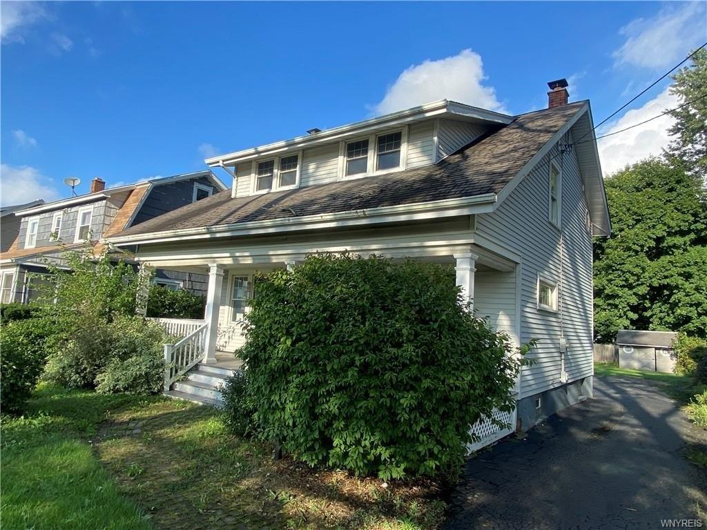 Locust St, Lockport, NY 14094