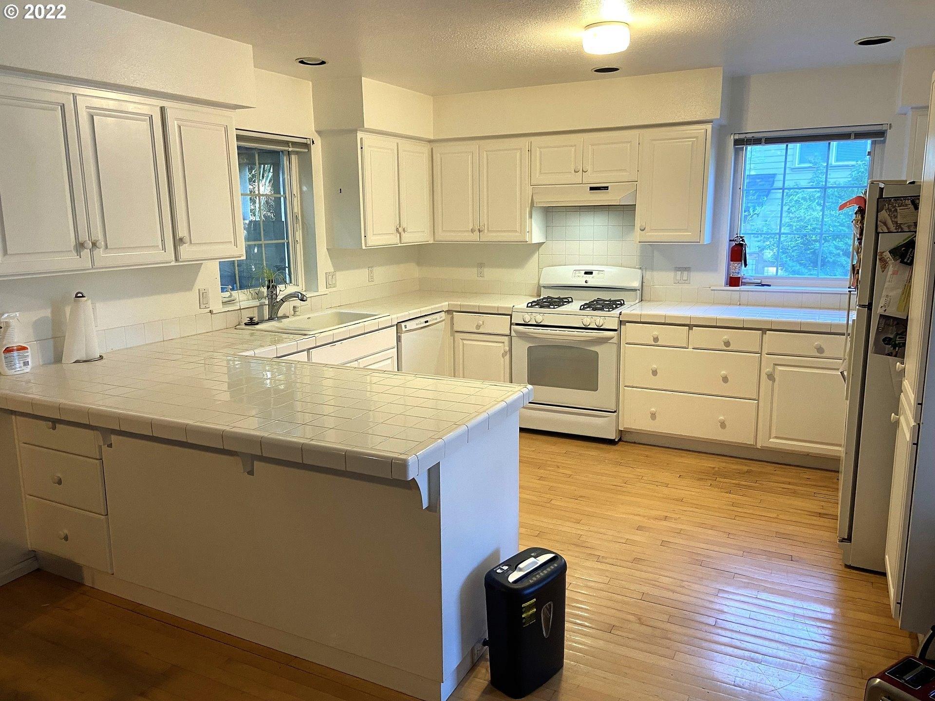 W 37th Ave, Eugene, OR 97405