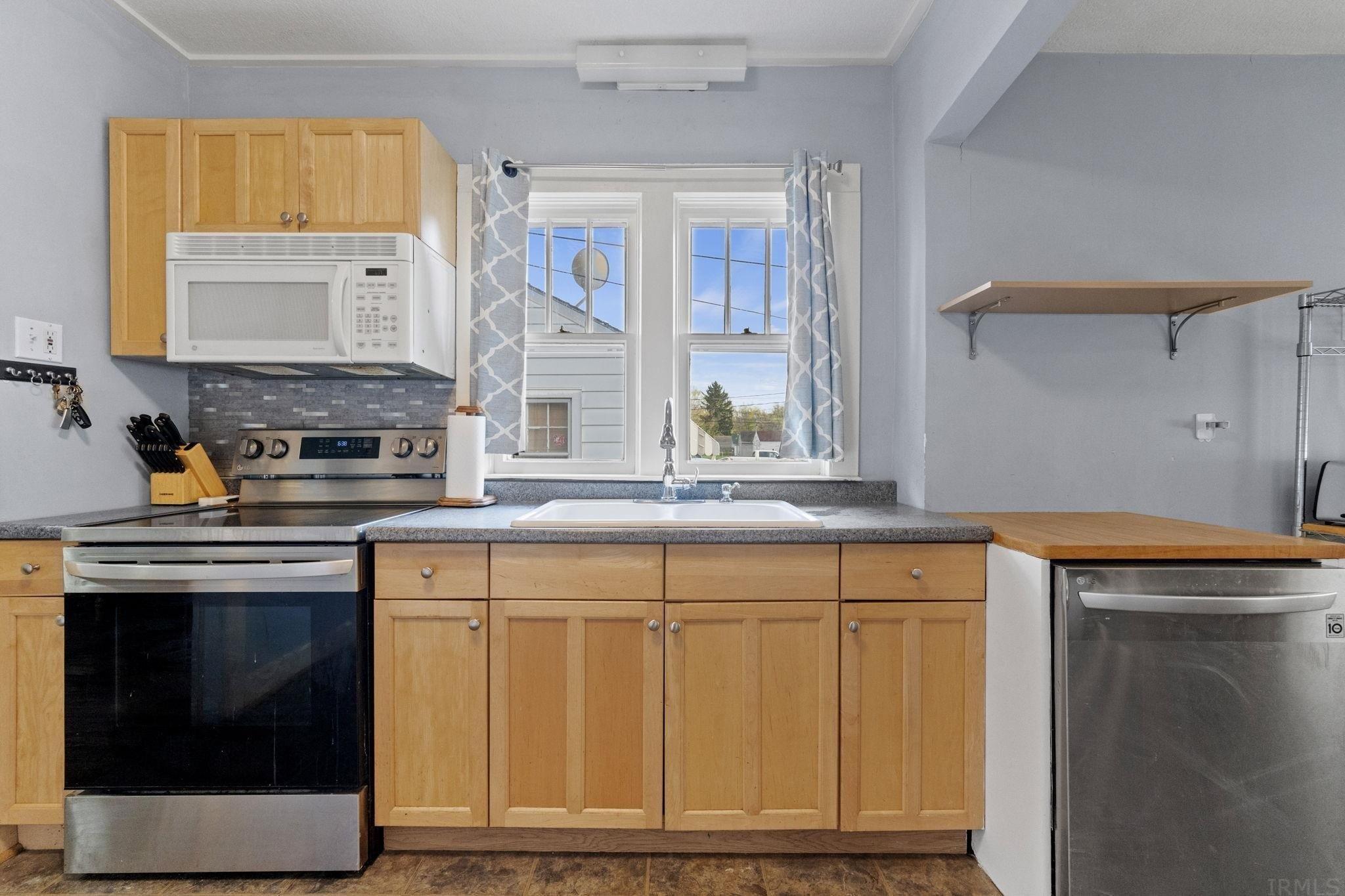 Robinwood Dr, Fort Wayne, IN 46806